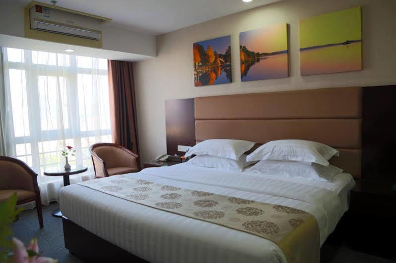 Yongchun Hotel Zhuhai Csuhaj Kültér fotó